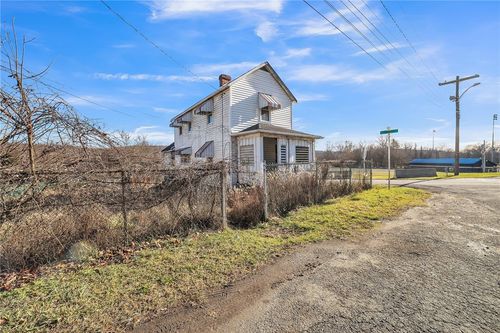 8 Stadium Rd, Millsboro, PA, 15348-1037 | Card Image