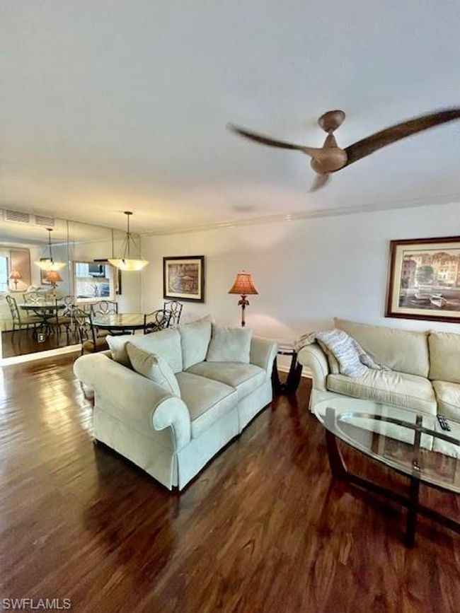 APT-209 - 37 High Point Cir E, Condo with 2 bedrooms, 2 bathrooms and 1 parking in NAPLES FL | Image 6