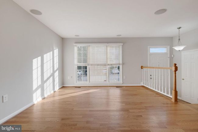 7267 Olde Lantern Way, Townhouse with 3 bedrooms, 4 bathrooms and null parking in SPRINGFIELD VA | Image 6
