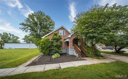 218 W Eldon St, Saint James, MO, 65559-1208 | Card Image