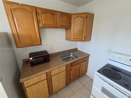 apt-10-535 Nw 7th St, North Miami, FL, 33136-3261 | Card Image