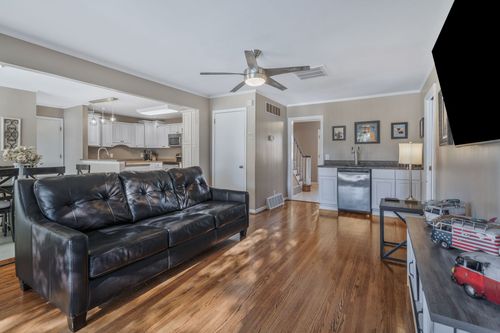 727 Harpeth Pkwy W, Nashville, TN, 37221-3503 | Card Image