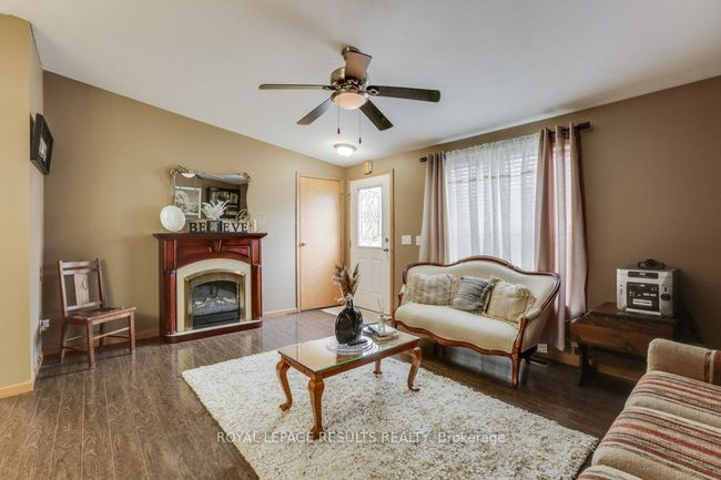 35 - 33 Pitt St, Home with 3 bedrooms, 2 bathrooms and 2 parking in Port Burwell ON | Image 7