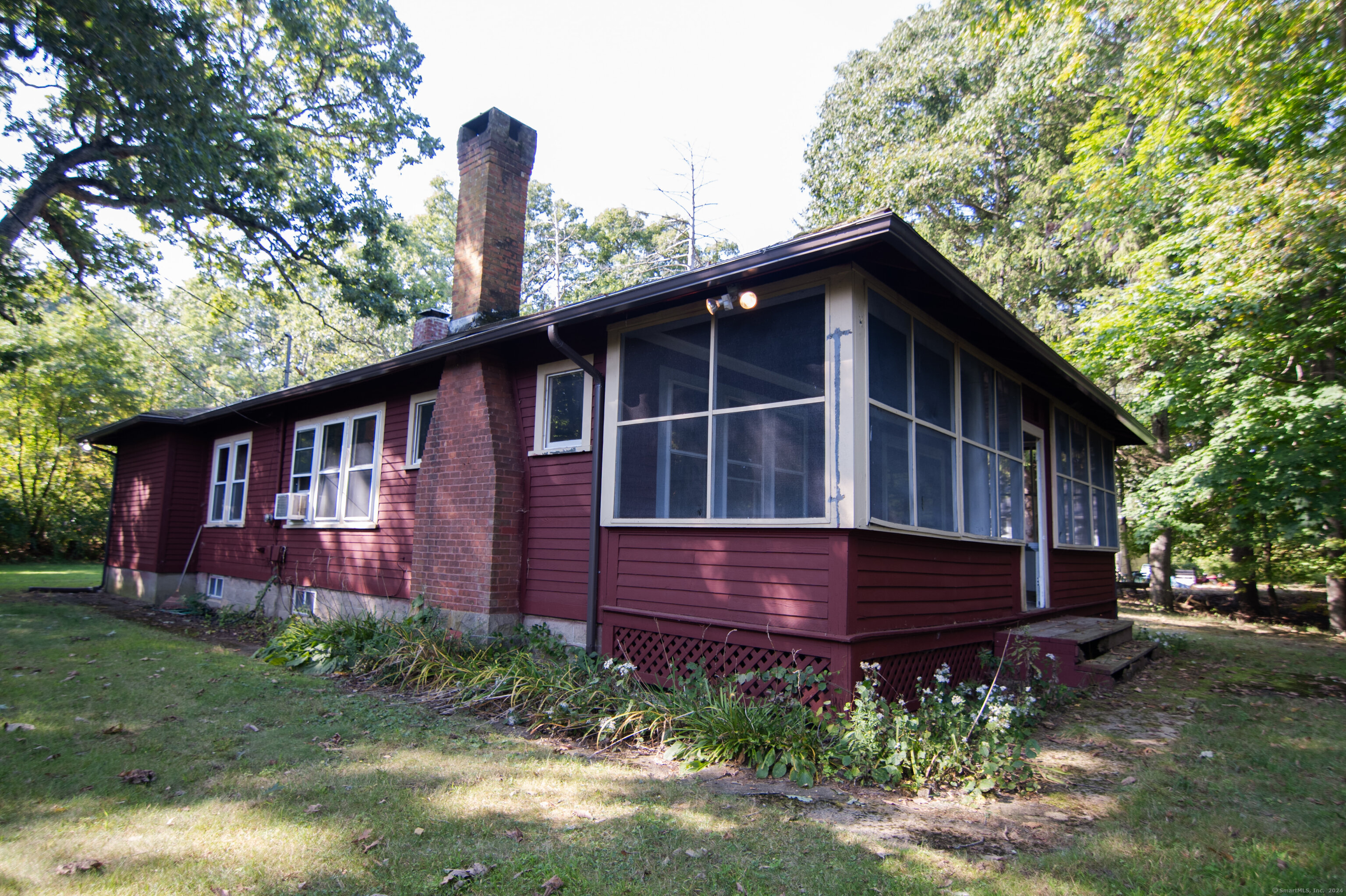 Hartford Pike, Dayville, CT 06241