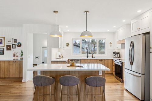 931 Parkwood Dr Se, Calgary, AB, T2J3W9 | Card Image