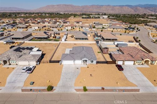 7135 Crockett Ave, Hesperia, CA, 92345-8828 | Card Image