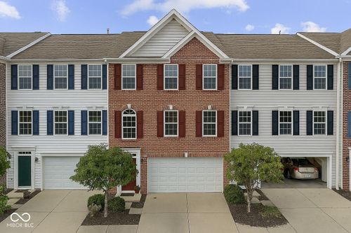 9458 Tanhurst Dr, Indianapolis, IN, 46250-4151 | Card Image
