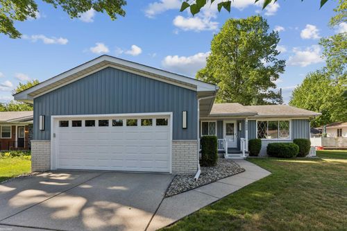 1444 Old Squire Ln, Port Huron, MI, 48060-1920 | Card Image