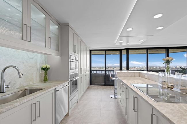 APT-1902 - 1900 Consulate Pl, Condo with 2 bedrooms, 2 bathrooms and null parking in West Palm Beach FL | Image 27