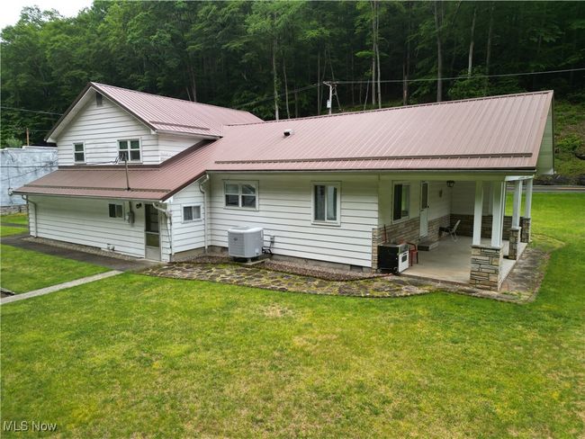 13088 Clay Hwy, House other with 4 bedrooms, 2 bathrooms and null parking in Lizemores WV | Image 15