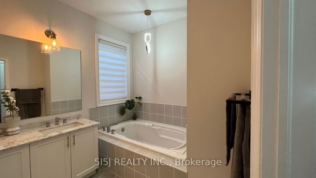 3236 Post Rd, House attached with 3 bedrooms, 3 bathrooms and 1 parking in Oakville ON | Image 23
