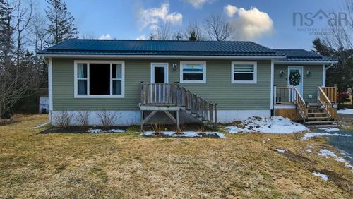 11 E Uniacke Rd, Mount Uniacke, NS, B0N1Z0 | Card Image