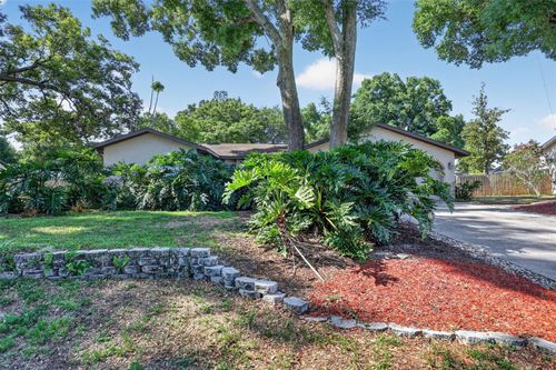 2713 Willow Oaks Dr, Valrico, FL, 33594-4240 | Card Image