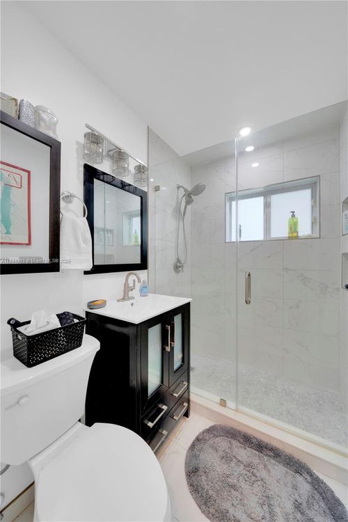 9880 Jamaica Dr, Cutler Bay, FL, 33189-1751 | Card Image