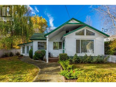 2002 Ethel St, House other with 3 bedrooms, 2 bathrooms and 3 parking in Kelowna BC | Image 2