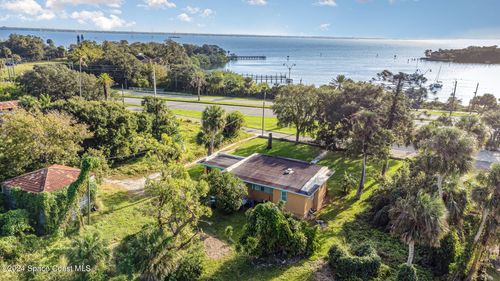 1632 Water Dr Ne, Palm Bay, FL, 32905-3669 | Card Image