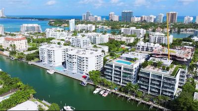 5E-N - 9940 W Bay Harbor Dr, Condo with 2 bedrooms, 2 bathrooms and null parking in Bay Harbor Islands FL | Image 1