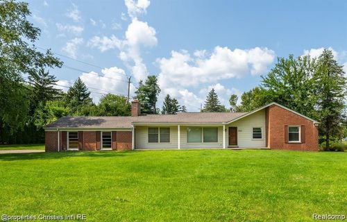 4912 S Clunbury Rd, West Bloomfield, MI, 48322-4307 | Card Image