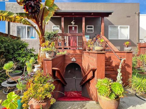2622 Kingsland Ave, Oakland, CA, 94619-3220 | Card Image