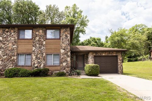 29 Innsbruck Ln, Belleville, IL, 62221-4433 | Card Image