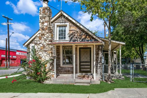 2610 N Zarzamora St, San Antonio, TX, 78201-5422 | Card Image