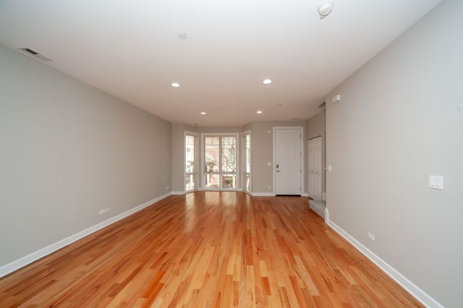 90 Legacy Ln, Townhouse with 3 bedrooms, 3 bathrooms and 2 parking in Wheeling IL | Image 4