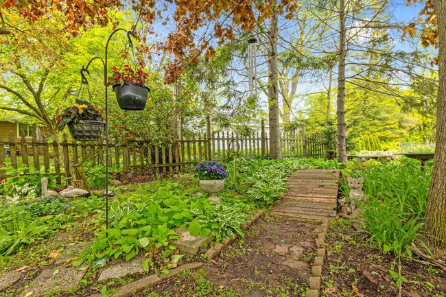 6037 N Elm Tree Rd, House other with 4 bedrooms, 2 bathrooms and null parking in GLENDALE WI | Image 18