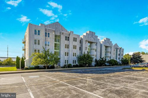 48-5213 Le Parc Dr, WILMINGTON, DE, 19809-2774 | Card Image