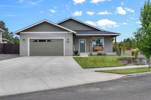 4660 Sw Salmon Ave, Redmond, OR, 97756-6844 | Card Image