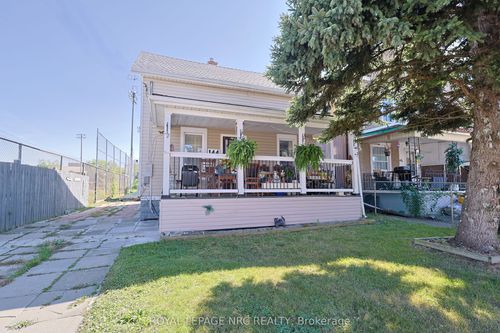 144 Burgar St, Welland, ON, L3B2S8 | Card Image