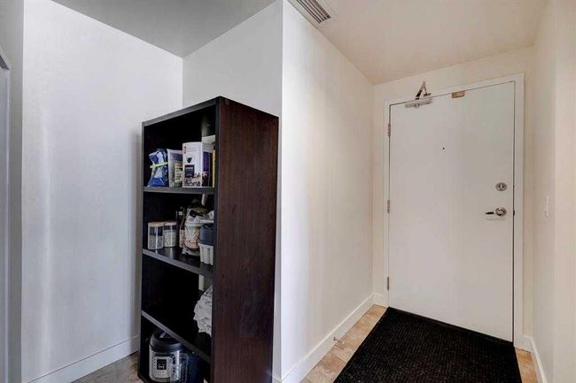 901 - 3830 Brentwood Rd Nw, Condo with 2 bedrooms, 1 bathrooms and 1 parking in Calgary AB | Image 9