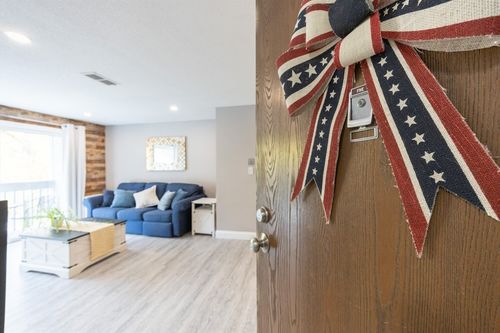 605-605 Franklin Crossing Rd, Franklin, MA, 02038-2926 | Card Image