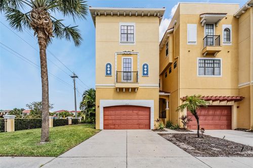 6404 Mayra Shores Ln, APOLLO BEACH, FL, 33572-3073 | Card Image