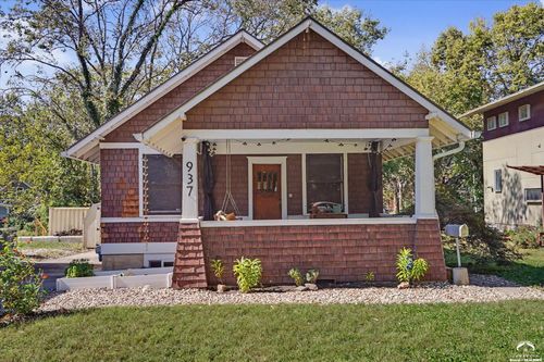 937 Pennsylvania St, Lawrence, KS, 66044-2757 | Card Image