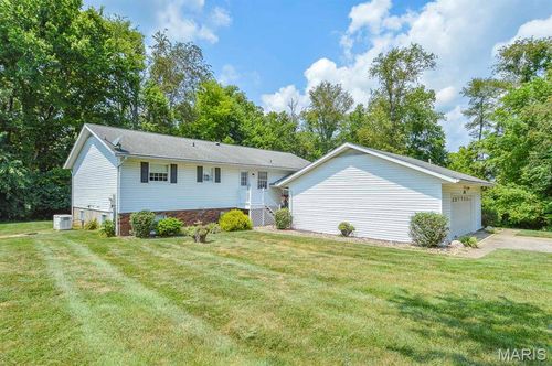 2352 Hickory Hill Ln, Highland, IL, 62249-4030 | Card Image