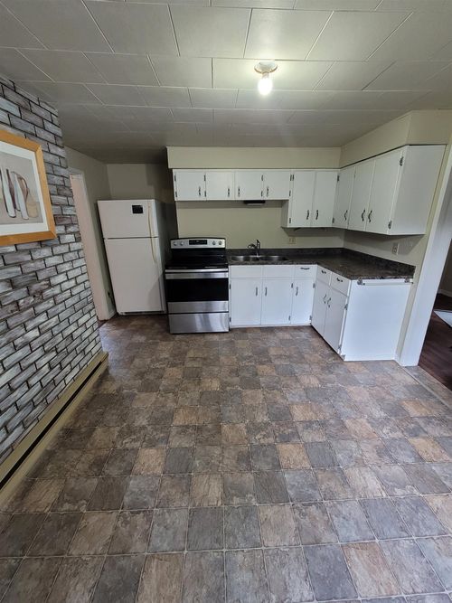 b-27369 Bell Ave, Maple Ridge, BC, V2W1R7 | Card Image