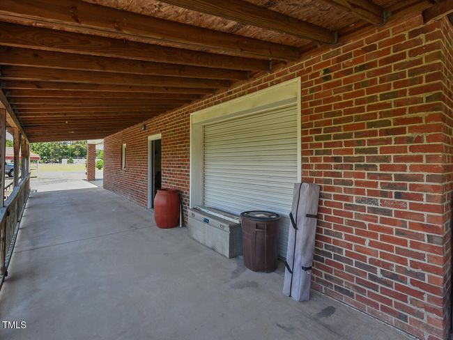 Exterior - garage access - OK | Image 46