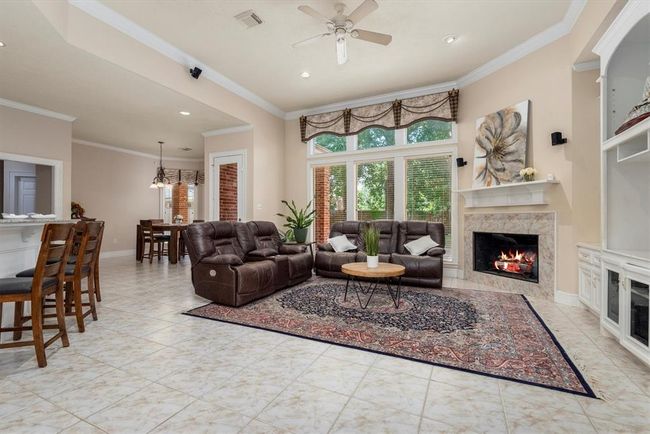 9707 Chipstead Cir, House other with 5 bedrooms, 6 bathrooms and 2 parking in Spring TX | Image 4