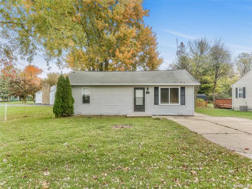 2146 N Center Rd, Burton, MI, 48509-1070 | Card Image