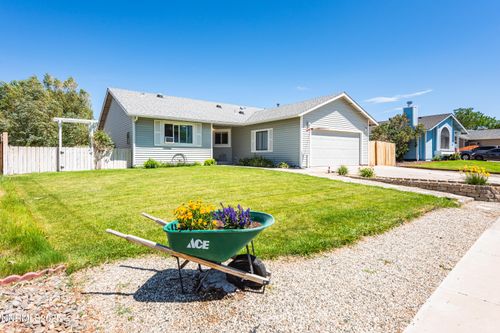 653 Carmel Way, Gardnerville, NV, 89460-8413 | Card Image