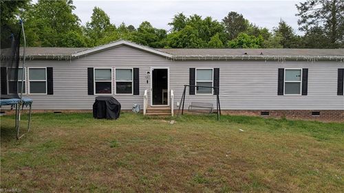 121 Sweetbriar Road, Thomasville, NC, 27360 | Card Image