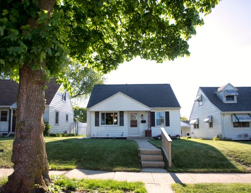 2561 S 70th St, Milwaukee, WI, 53219-2506 | Card Image