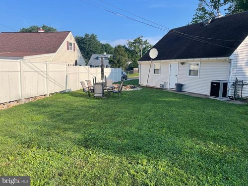 587 Arbor Rd, Morrisville, PA, 19067-7501 | Card Image