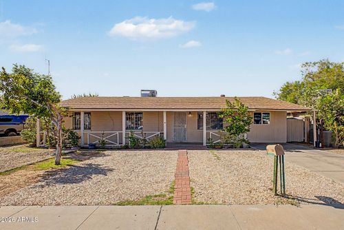 8201 W Sells Dr, Phoenix, AZ, 85033-2233 | Card Image