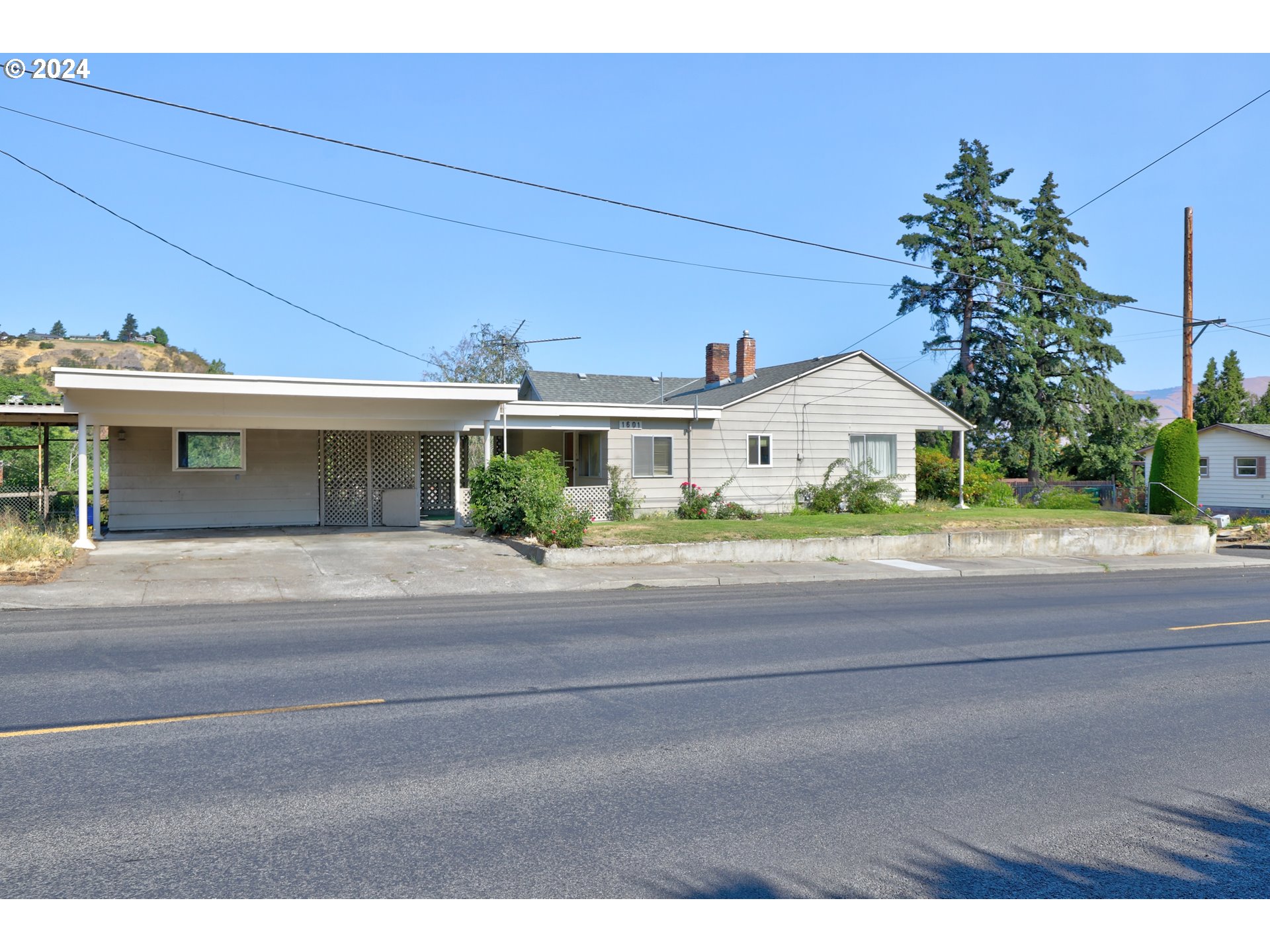 Mount Hood St, The Dalles, OR 97058