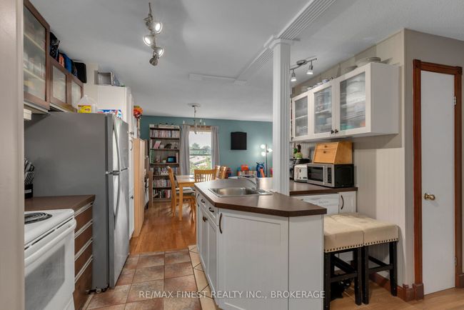 403 - 540 Talbot Pl, Condo with 2 bedrooms, 1 bathrooms and 1 parking in Gananoque ON | Image 12