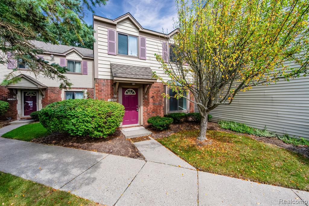 River View Dr, Rochester Hills, MI 48309