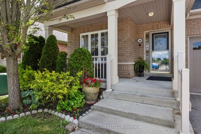 18 Good Lane, Condo with 2 bedrooms, 3 bathrooms and 2 parking in Ajax ON | Image 2