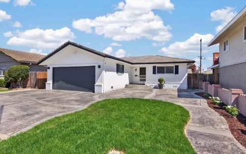 2119 Debbie Ln, Lodi, CA, 95242-2818 | Card Image