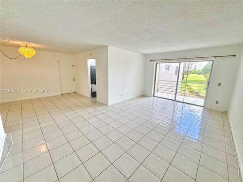 205-2495 Sw 82nd Ave, Davie, FL, 33324-7703 | Card Image